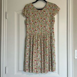Floral print spring dress.